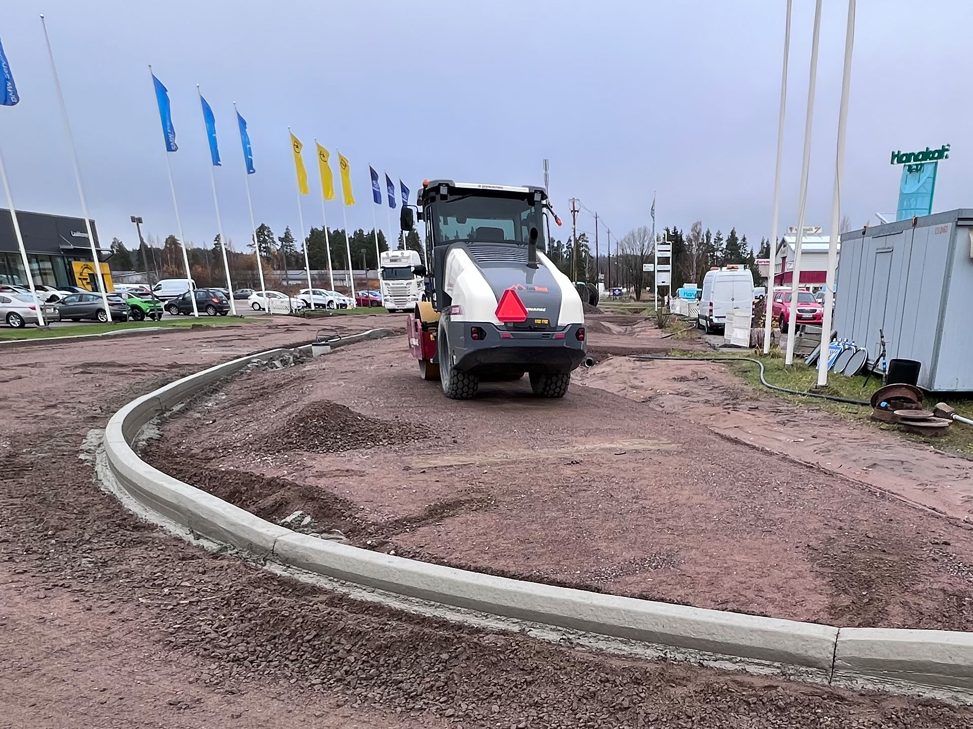 Upotettavat reunakivet